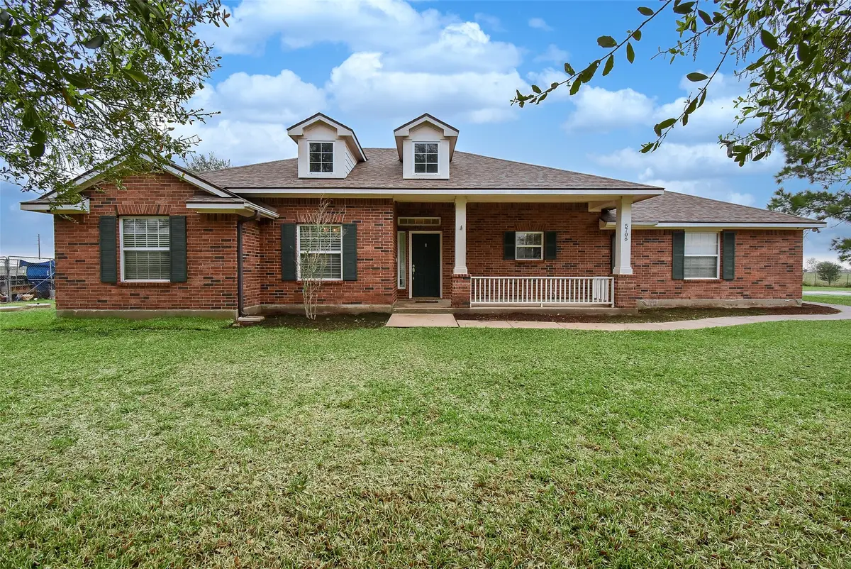 5706 Van Steinberg, East Bernard, TX 77435 - #1