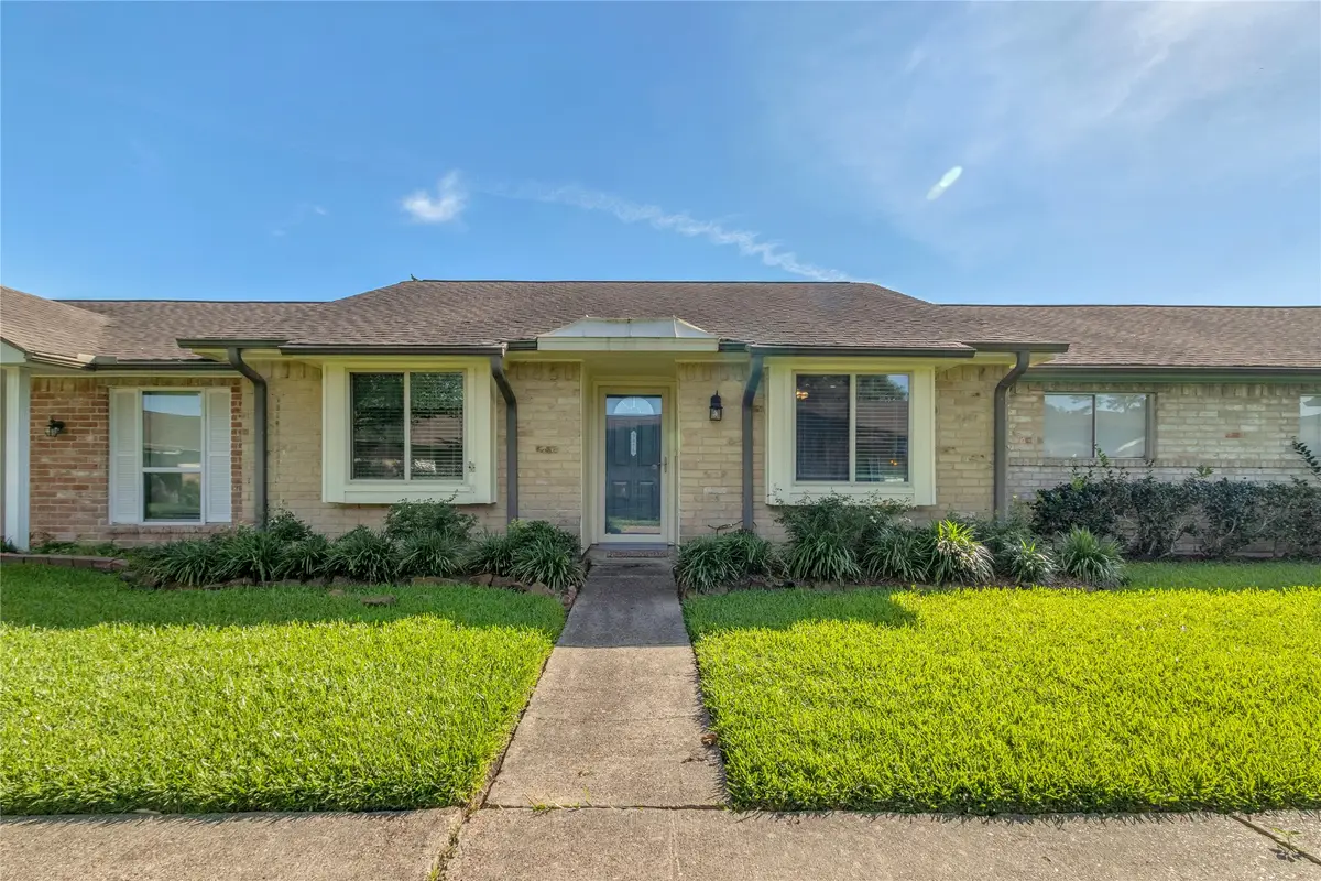 3876 Laura Leigh Drive, Friendswood, TX 77546 - #1