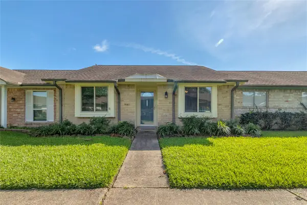 3876 Laura Leigh Drive, Friendswood, TX 77546