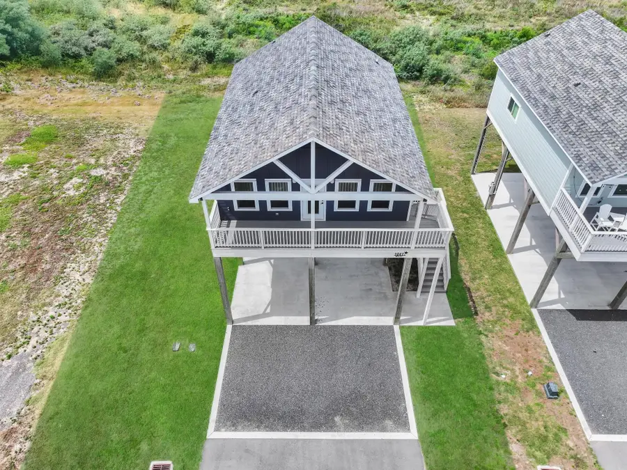 1041 Sunset Circle W, Crystal Beach, TX 77650 - #3