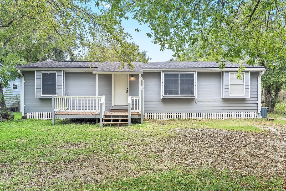 4118 Scenic Drive, Dickinson, TX 77539 - Image #1