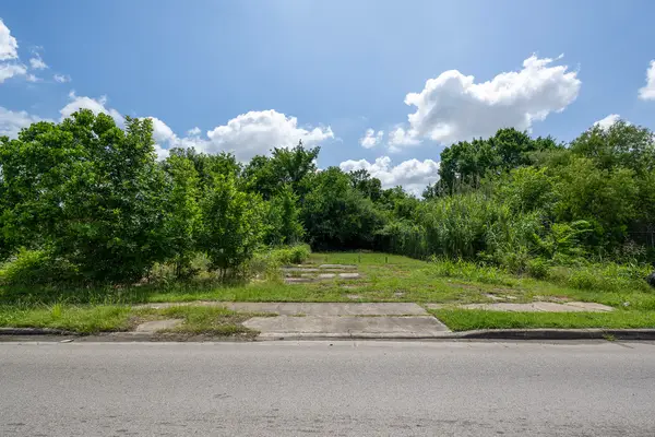 2418 Jensen Drive, Houston, TX 77026