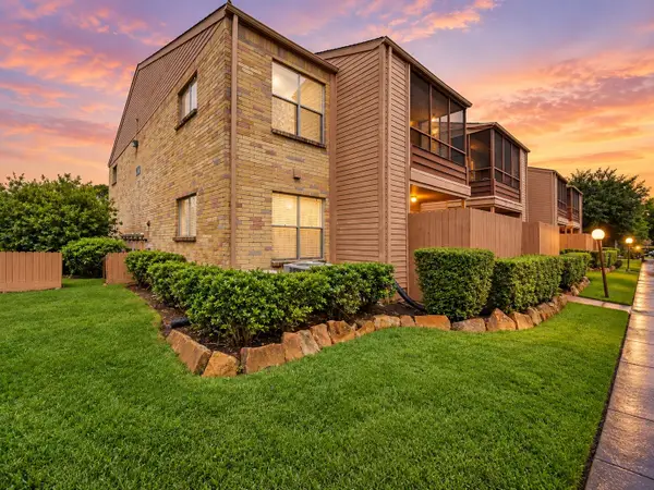 10555 Turtlewood Court #1716, Houston, TX 77072