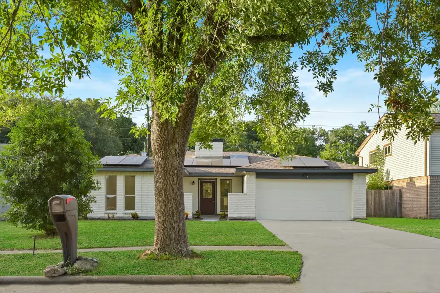 2322 Aprilmont Drive, Sugar Land, TX 77498 - Image #3