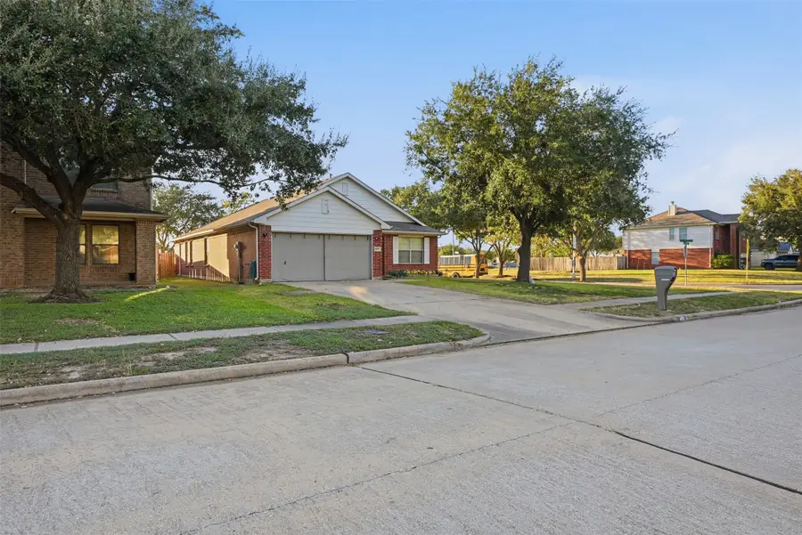 3747 Brighton Springs Lane, Katy, TX 77449 - Image #2