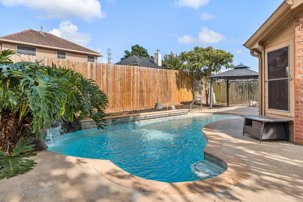 310 Cedar Lake Drive, League City, TX 77573