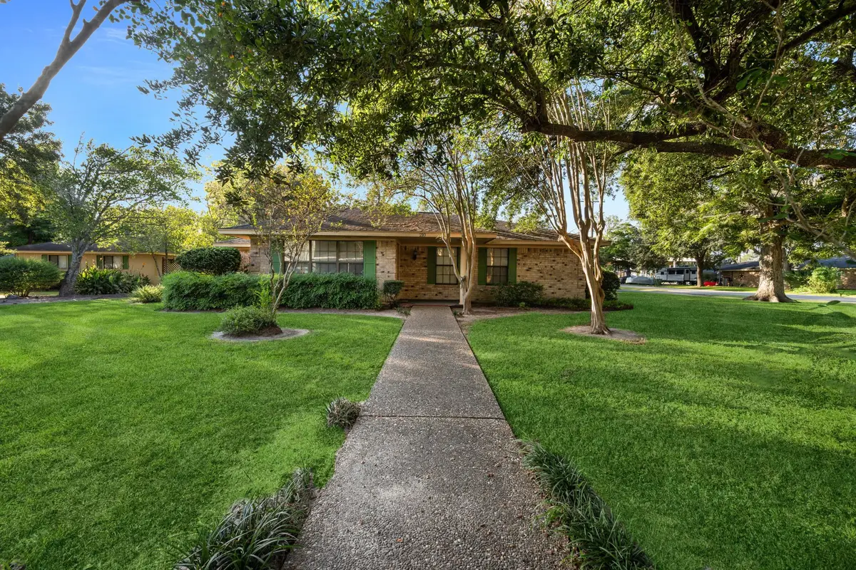 210 E Waring Street, Dayton, TX 77535 - #1