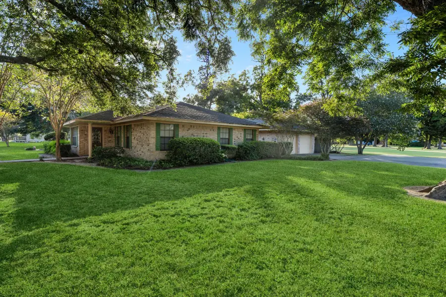 210 E Waring Street, Dayton, TX 77535 - #3