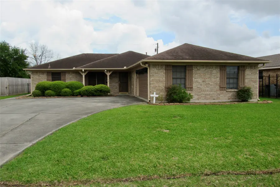 2705 15th Street Street, Port Neches, TX 77651 - #2