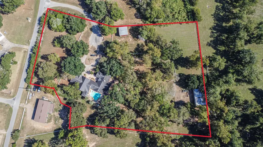 610 Oak Creek Court, Sealy, TX 77474 - Image #3