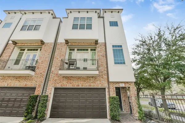 1040 W 26th Street #E, Houston, TX 77008