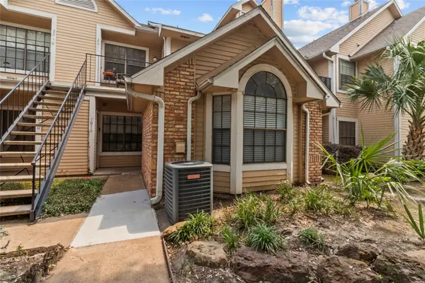 2300 Old Spanish Trail #1011, Houston, TX 77054