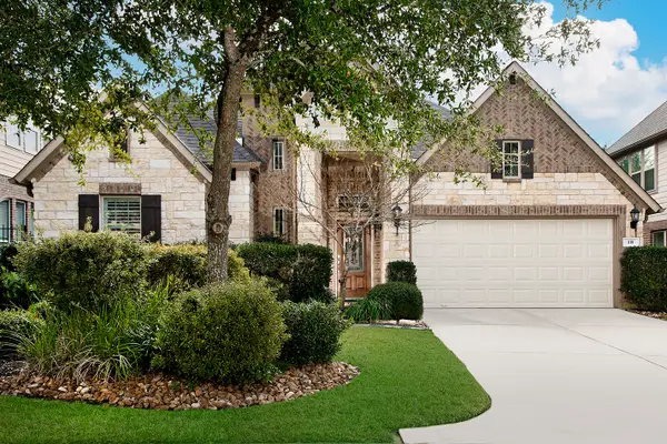 18 Estherwood, The Woodlands, TX 77354