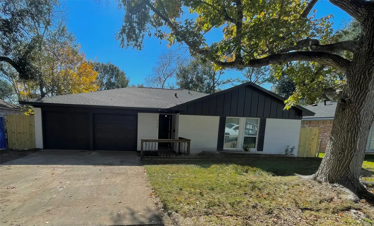 308 E Dumble Street, Alvin, TX 77511 - Image #1