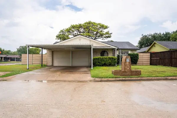 12130 Glenhollow Drive, Houston, TX 77048