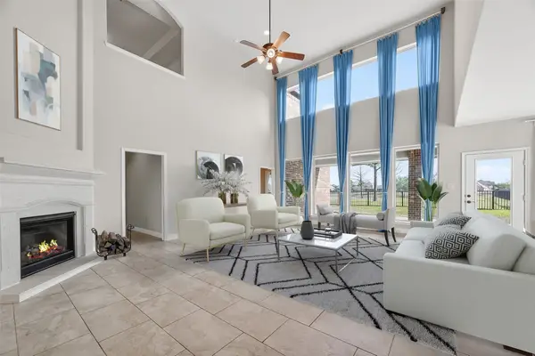 1919 Cayman Bend Lane, Pearland, TX 77584