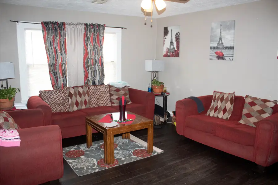 138 S Pecan Drive, Texas City, TX 77591 - #2