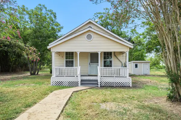 137 County Road 202, Weimar, TX 78962