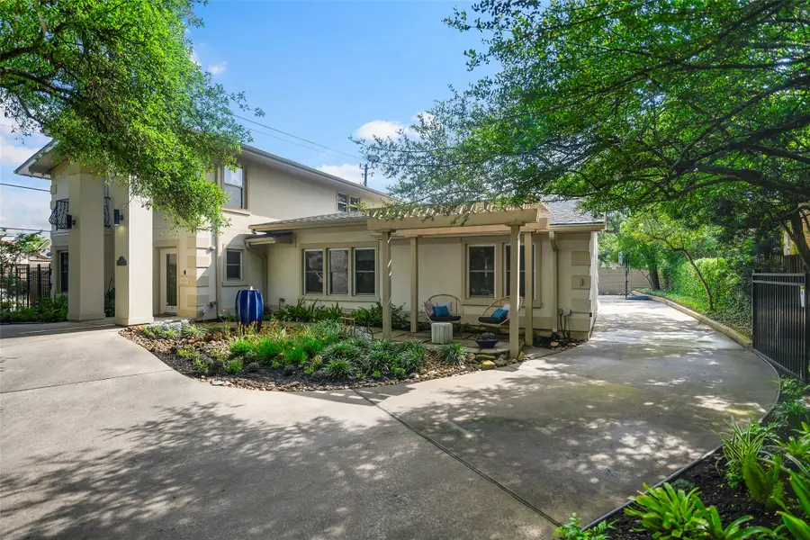 2 Cedar Lawn Drive N, Galveston, TX 77551 - #2