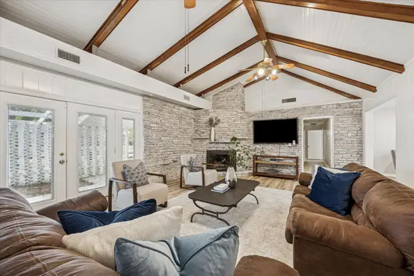 5302 Saxon Dr Drive, Houston, TX 77092