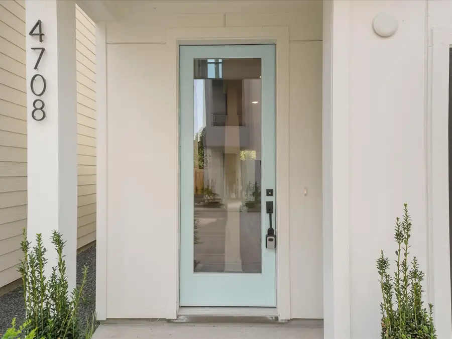 4707 Thornton Villas Lane, Houston, TX 77018 - Image #2