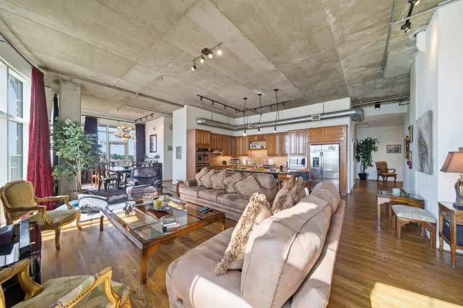 1616 Fountain View Drive #510, Houston, TX 77057 - Image #2