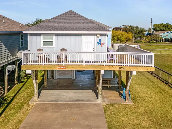 974 Kahla Drive, Crystal Beach, TX 77650