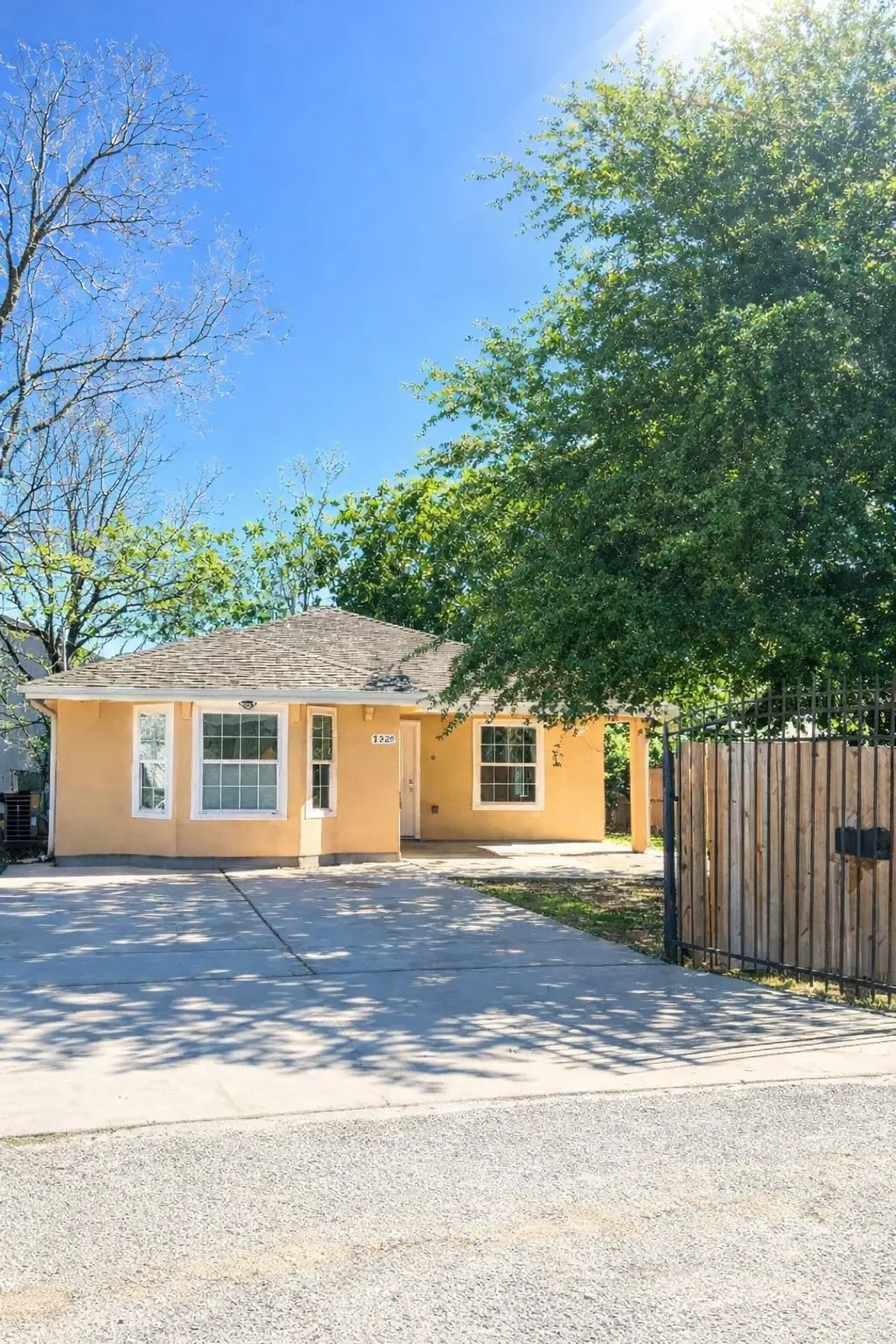 8420 Denby Street, Houston, TX 77012 - #1