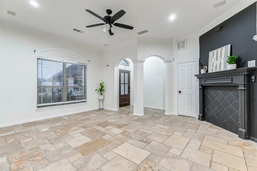 402 Avenue H, South Houston, TX 77587 - #3