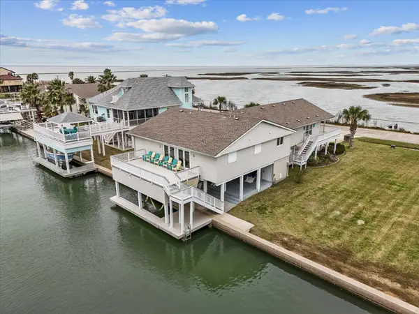 4231 Jolly Roger Road, Jamaica Beach, TX 77554