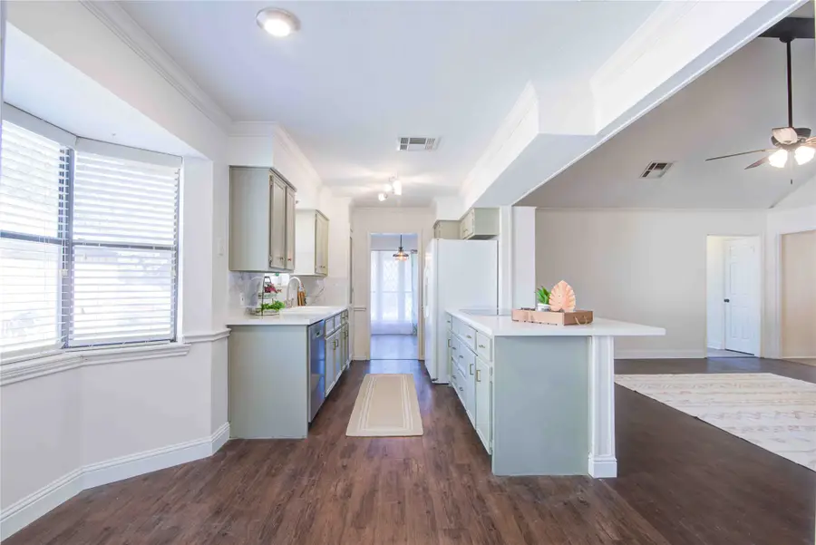 223 Banyan Street, Lake Jackson, TX 77566 - Image #2