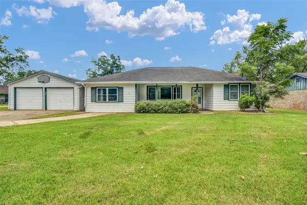 1710 Highway 332 W, Lake Jackson, TX 77566