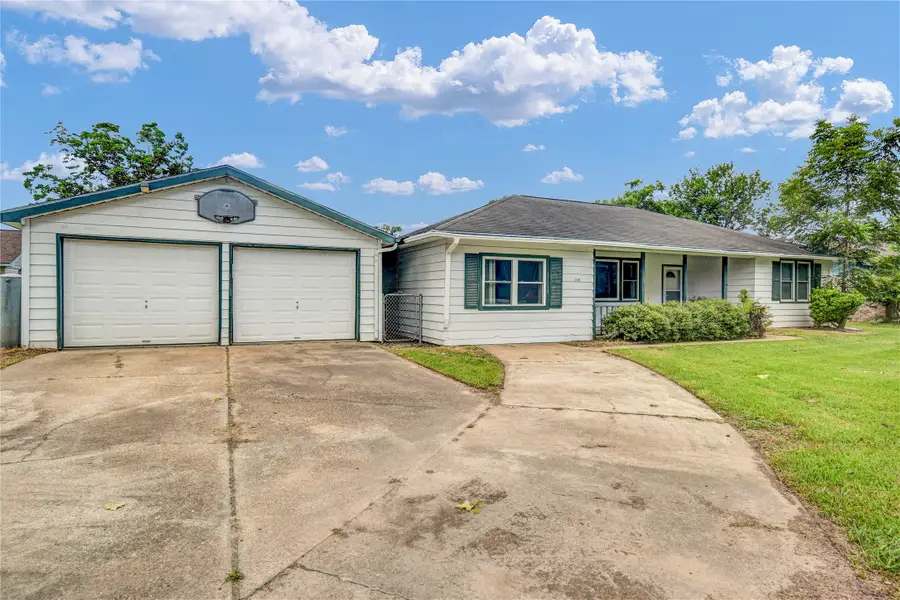 1710 Highway 332 W, Lake Jackson, TX 77566 - #2