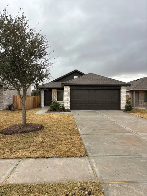 1531 Gentle Wind Court, Angleton, TX 77515