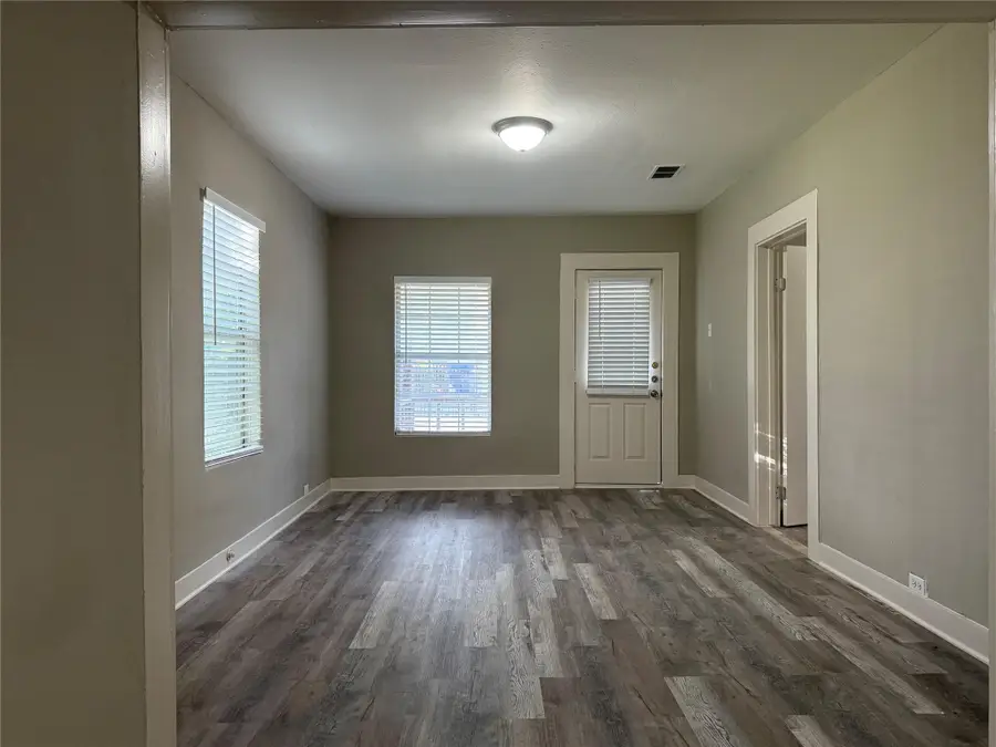 17 E James Street, Baytown, TX 77520 - #3