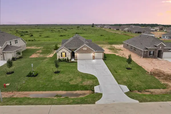 219 Dunovant Drive, Sealy, TX 77474