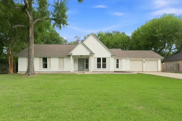 1512 Windsor Drive, Friendswood, TX 77546