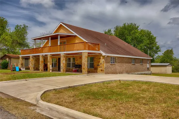 113 Thiele Drive, Yoakum, TX 77995