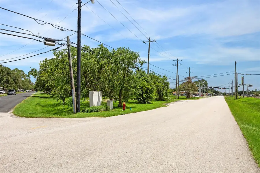 408 N Oak Street, Texas City, TX 77591 - Image #2