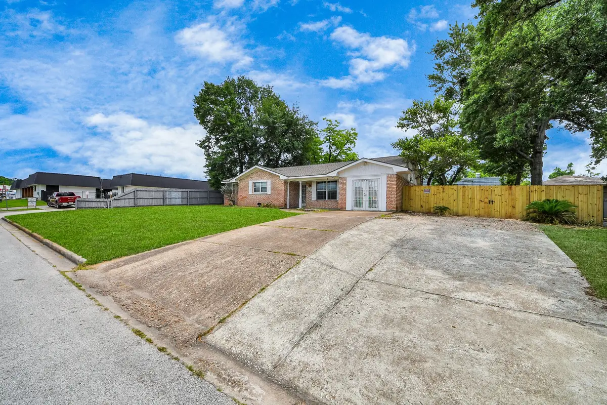 811 Hillcrest Drive, Conroe, TX 77301 - #1