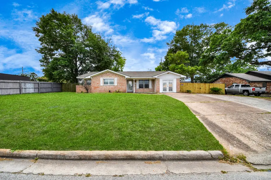 811 Hillcrest Drive, Conroe, TX 77301 - #3