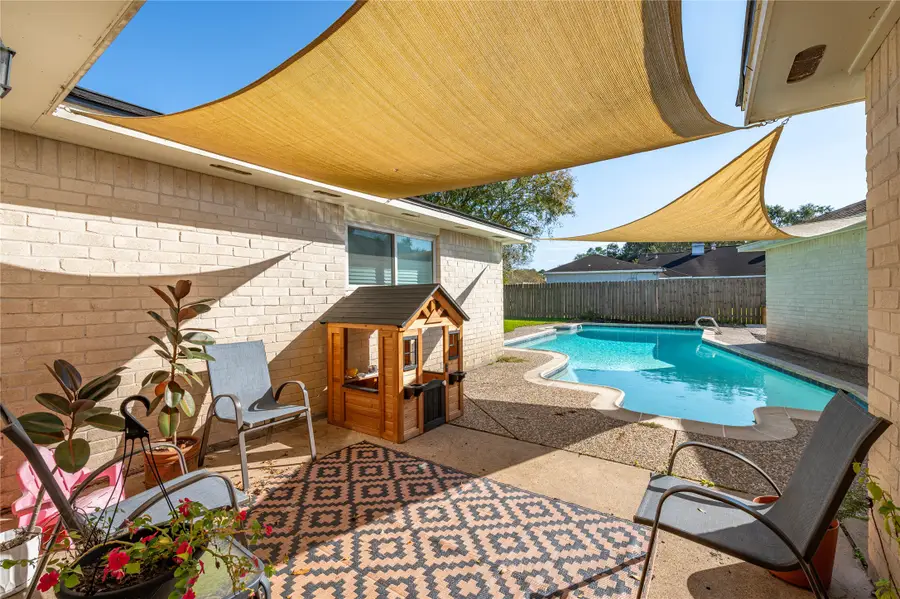 408 Broadmoor Street, Friendswood, TX 77546 - Image #2