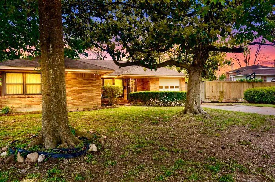 2211 Hialeah Drive, Houston, TX 77018 - #2