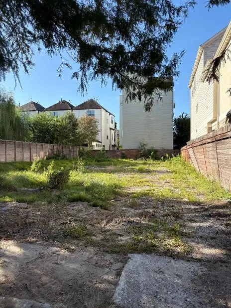 6111 Tyne Street, Houston, TX 77007