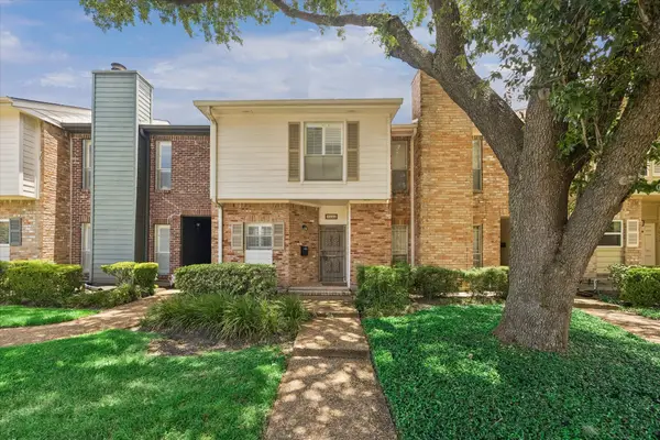 1035 Fountain View Drive, Houston, TX 77057