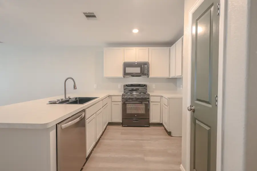 104 Austin Road, Angleton, TX 77515 - #3