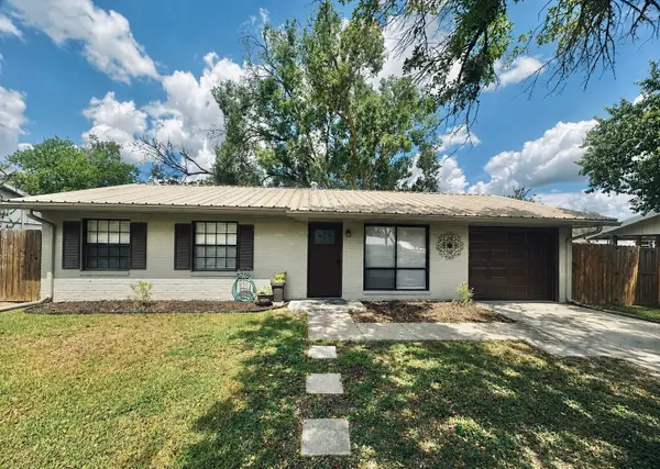 308 W Clayton, Cuero, TX 77954