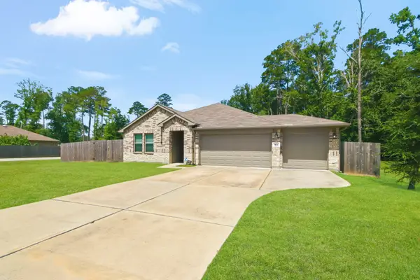903 Forest View, New Caney, TX 77357