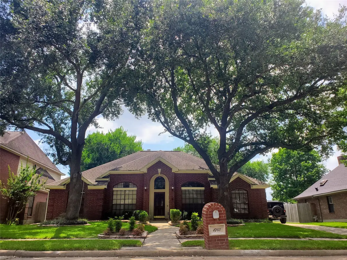 1703 E Hedgecroft Drive, El Lago, TX 77586 - #1