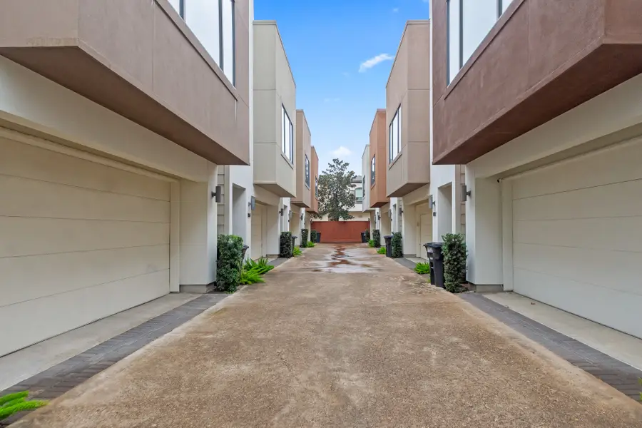 1815 Radcliffe Street, Houston, TX 77007 - Image #2